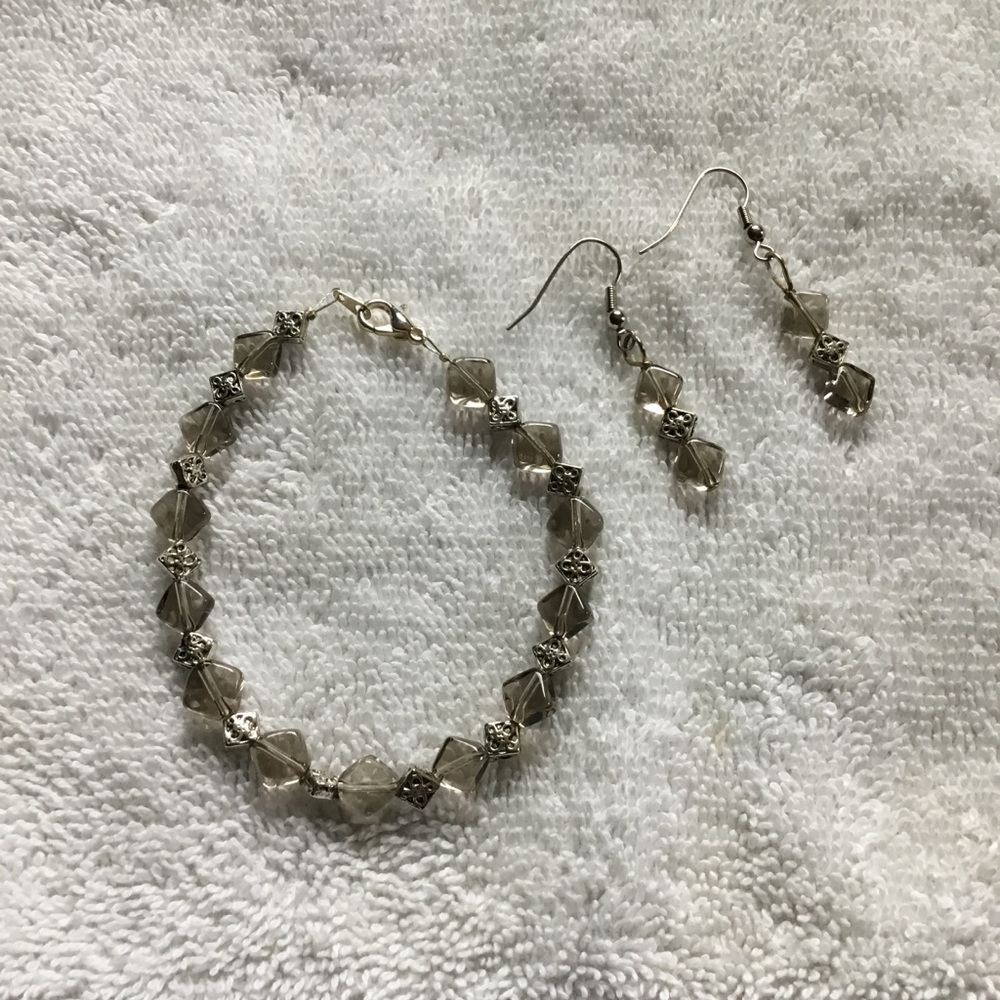 Glass bead earring and bracelet set